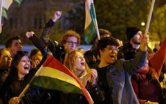 Macaristan'da tarihi seçim: 16 yıldır iktidarda olan Orban devrildi