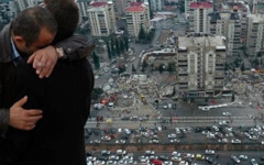 115 insana mezar olan Penta Park sitesinin müteahhidi Özcan Çakmak’ın tahliyesi vicdanları sızlattı