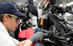 Otomotiv devi İzmir’e yatırım yaptı: 300 kişiye istihdam