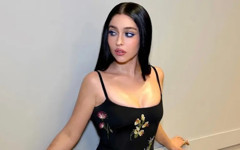 Cemre Baysel bu kez sınıfta kaldı! Kırmızı transparan tercihi beğenilmedi