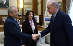 Yıllar sonra ortaya çıktı: Erdoğan elini masaya vurunca Sırrı Süreyya Önder ne yaptı?