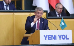 Ahmet Davutoğlu: Türkiye’yi 10 yıl geriye götüren üçlü bir çete var
