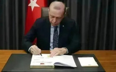 Erdoğan gece yarısı bir çok üst düzey ismi görevden aldı