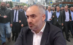 İsmail Saymaz’dan CHP Genel Merkezi iddiası: Kalabalık kendiliğinden oluşmadı