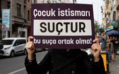 Kızının müstehcen görüntülerini paylaşan anne gözaltında