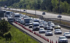İstanbul istikametine gidecek sürücülere kritik uyarı: TEM otoyolu trafiğe kapatıldı