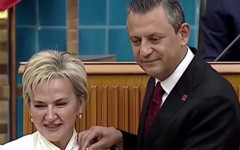 Rozetini Özgür Özel takmıştı: İyi Parti'den transfer Nimet Özdemir CHP'den apar topar istifa etti