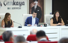 Çankaya'da Kılıçdaroğlu kavgası: Toplantıda su şişeleri havada uçuştu