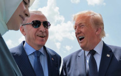 Trump ve Erdoğan'ın uçağın kapısında neye güldüğü belli oldu