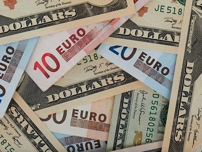 Euro/Dolar Paritesi İlk Kez 1'in Altına Geriledi!