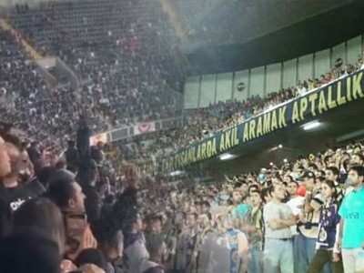 Fenerbahçe Seyircisine Yasak Geldi 2 Hafta Maç Yayınları Şifresiz