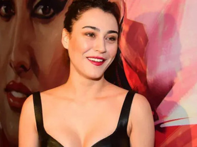 Merve Çağıran’ın üstsüz pozları sosyal medyayı salladı