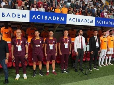 Galatasaray'ın yedek kulübesinde dikkat çeken ayrıntı