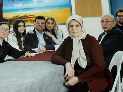 Silivri Cezaevinde tutuklu Ekrem İmamoğlu'ndan ilk fotoğraf