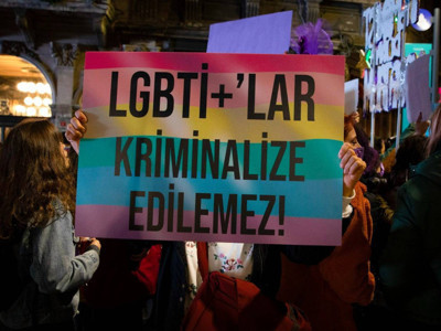 Nefret yasası! LGBT’lilere destek veren bile hapse girecek