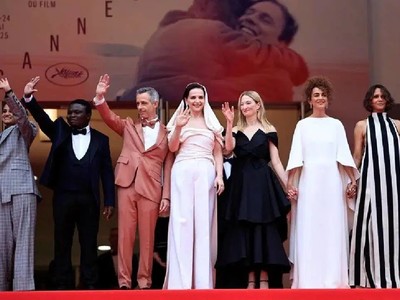 Cannes Film Festivali'nin açılış törenine siyasi mesajlar damga vurdu