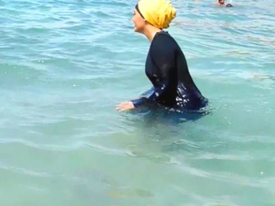 Suriye'de kadınlara tesettür mayo zorunluluğu getirildi