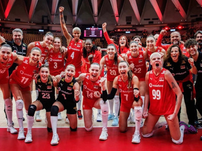 Kadın Voleybol Milli Takımımız Japonya’yı da devirdi: Finaldeyiz