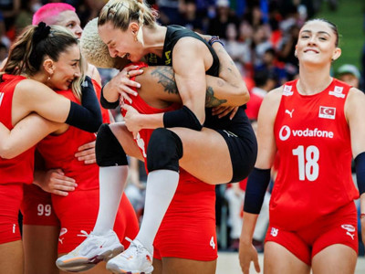 Atatürk'ün kızları Dünya ikincisi oldu: Tarihi başarıyı yürekten alkışlıyoruz