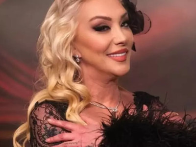 51 yaşındaki Şarkıcı Güllü balkondan düşüp hayatını kaybetti