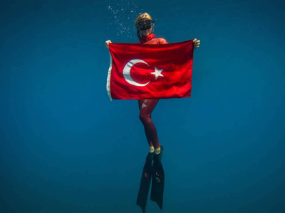 Şahika Ercümen'den Gazzelilere nefes: Dünya rekorunu Gazze için kırdı!