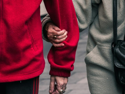 Alzheimer araştırması: Erkeklerin beyni daha hızlı küçülüyor