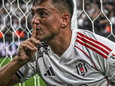 Beşiktaş’ın yıldızı Cengiz Ünder, dev tektaşla evlenme teklif etti
