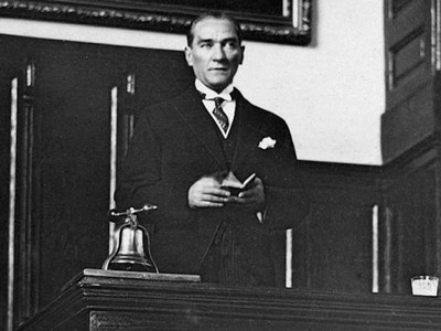 Mavi Gözlü Dev’e saygıyla: Atatürk 87 yıl sonra hâlâ bizimle