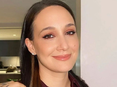 Gupse Özay’dan nostaljik lise pozu: Beğeni yağdı