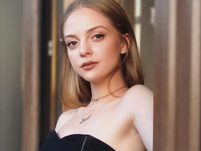 GQ ödül gecesinde cesur tercih: İpek Filiz Yazıcı sütyensiz kombinle dikkat çekti