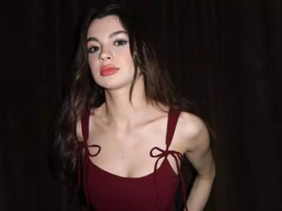 Su Burcu Yazgı Coşkun, yüzünü göstermediği erkekle kol kola poz verdi