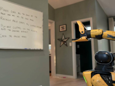 Yapay zekalı robot köpek artık görevleri okuyup mantık yürütebiliyor