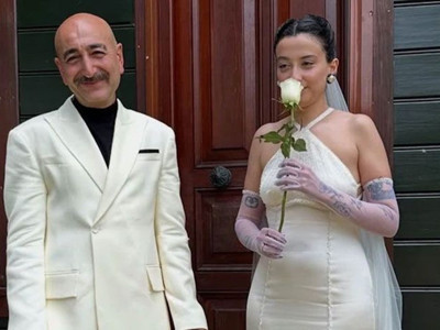 Melike Şahin sahnede müjdeyi verdi: Anne oluyor