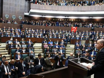 AKP'de yeni kurallar: Bakanlar gazetecilerin soruları yanıtlamadı, görüntü alınmasına izin verilmedi