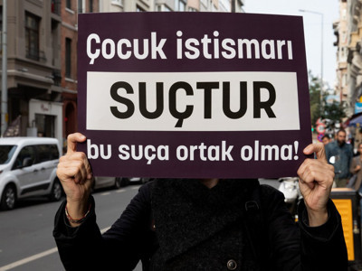 Kızının müstehcen görüntülerini paylaşan anne gözaltında