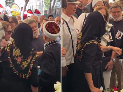 Ünlü modacının cenazesinde kadınlar da saf tutmak isteyince ortalık karıştı