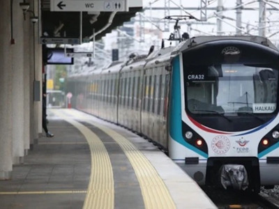 Marmaray Söğütlüçeşme istasyonunda intihar: Seferler tek hatta düşürüldü