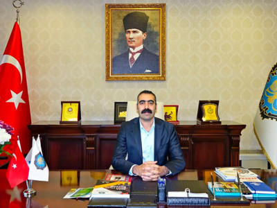 Diyarbakır Büyükşehir Belediye Eş Başkanı Doğan Hatun, istifasını açıkladı:  Yeterli değildim