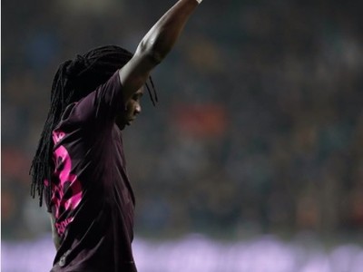 Gomis yumruğunu havaya kaldırdığı o sevincin nedenini açıkladı