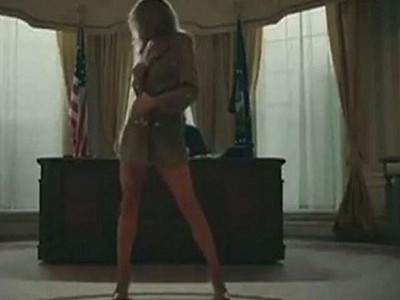 Rapçi T.I.'dan ABD'yi karıştıran First Lady Melania Trump klibi