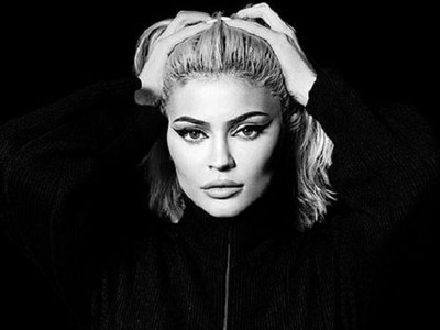 Kylie Jenner 2019 takvimini çıkardı