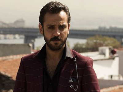 Çukur'un Vartolu'su Erkan Kolçak Köstendil finali nişanlısından bile saklıyor