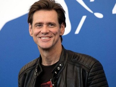 Jim Carrey'den ABD halkına sosyalizm çağrısı