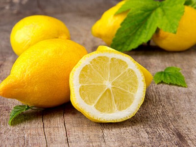 Bulaşık makinesine bir parça limon koyun, farka inanamayacaksınız