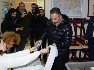 Ünlüler sandık başında