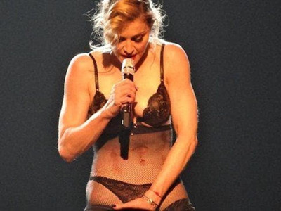 Madonna'yı Popun kraliçesi yapan sahne performansları