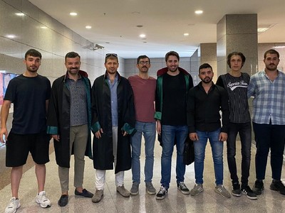 Hudut Namustur Yazılı Pankart Asan 6 Genç Serbest Bırakıldı