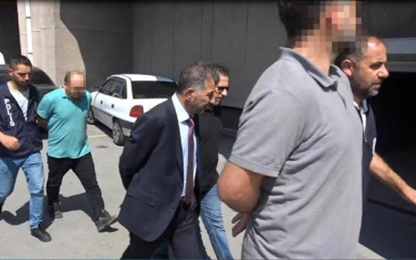 Kaçma hazırlığı yaptığı iddia edilen eski THK rektörü Ünsal Ban Fethiye’de yakalandı