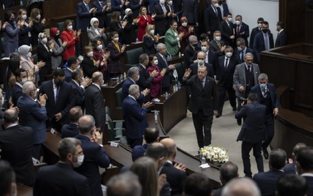 Erdoğan AKP'nin çöken imajına Aday Formülüyle Neşter Vuracak