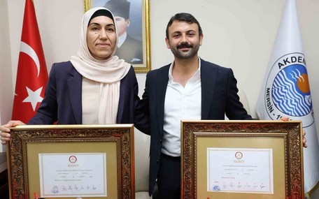 DEM Partili, Mersin Akdeniz Belediye Eş Başkanları gözaltına alındı
